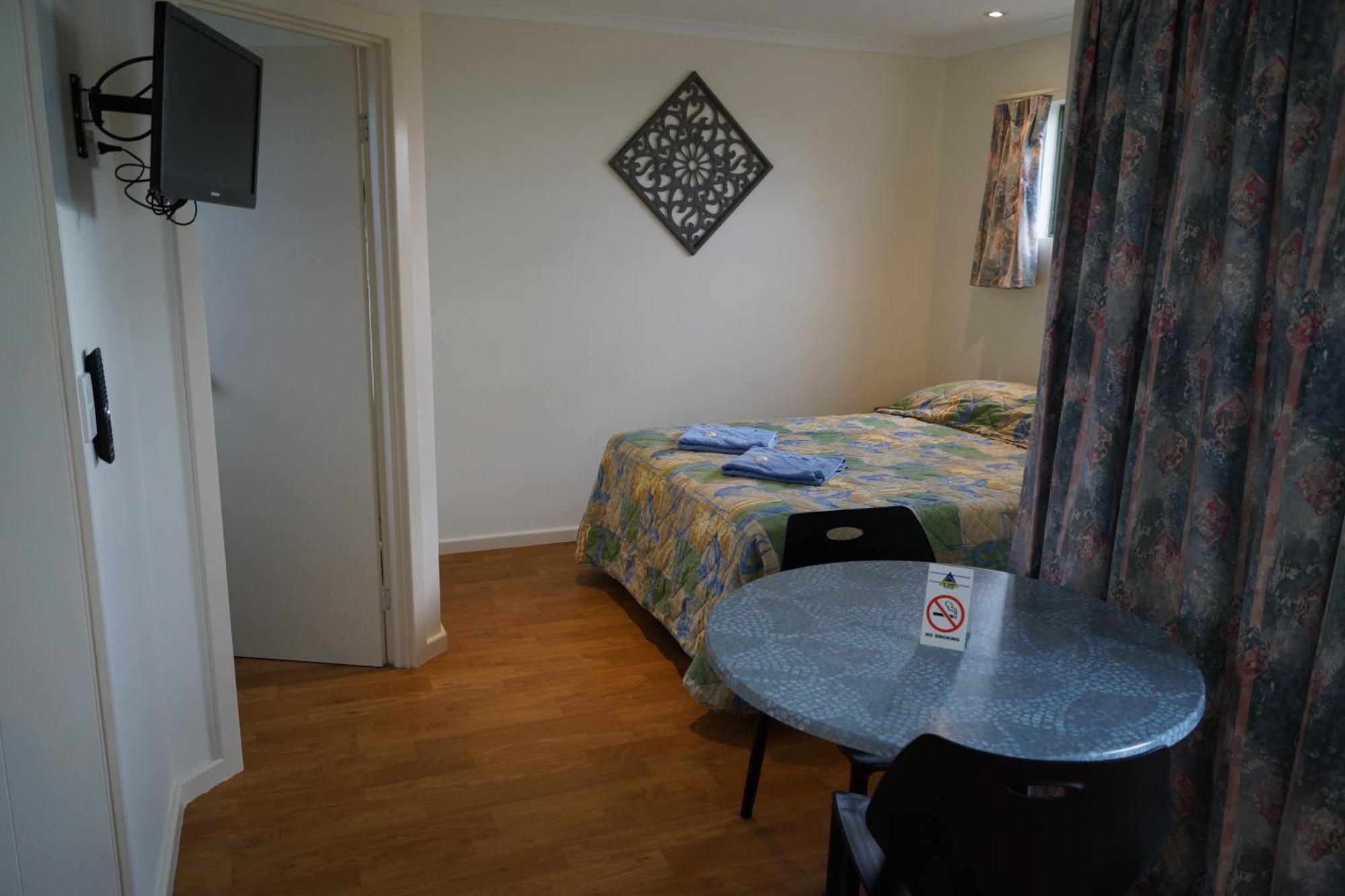 Hotel Lake Albert Caravan Park Meningie Zimmer foto