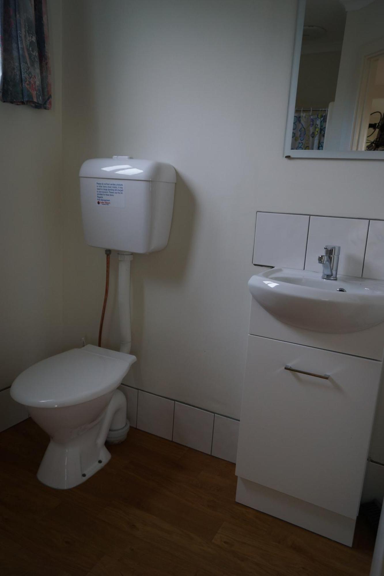 Hotel Lake Albert Caravan Park Meningie Zimmer foto