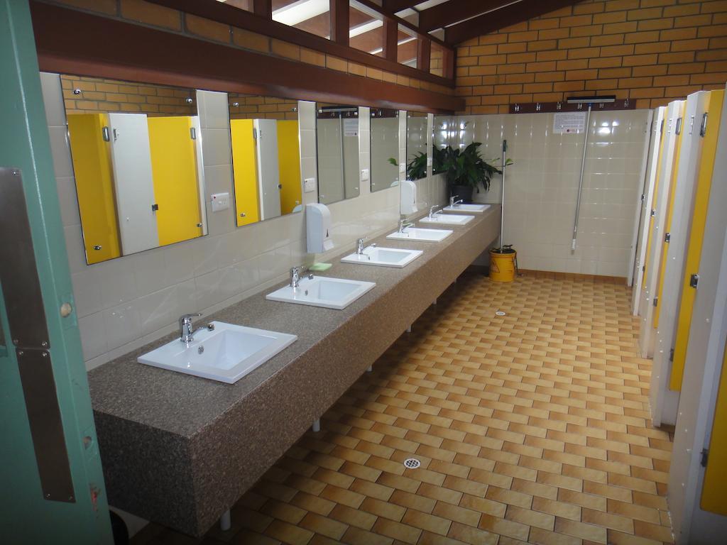 Hotel Lake Albert Caravan Park Meningie Zimmer foto