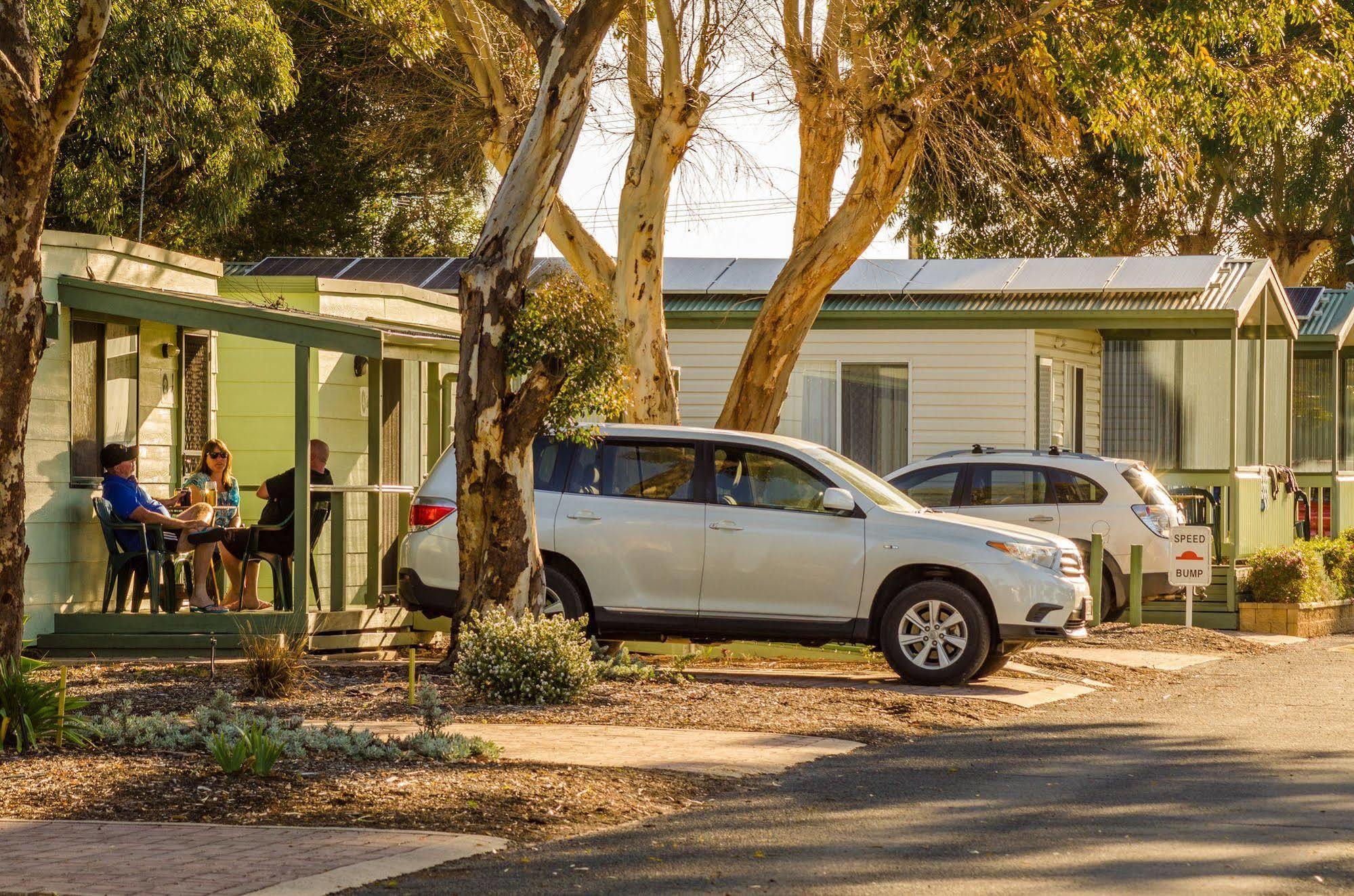 Hotel Lake Albert Caravan Park Meningie Exterior foto